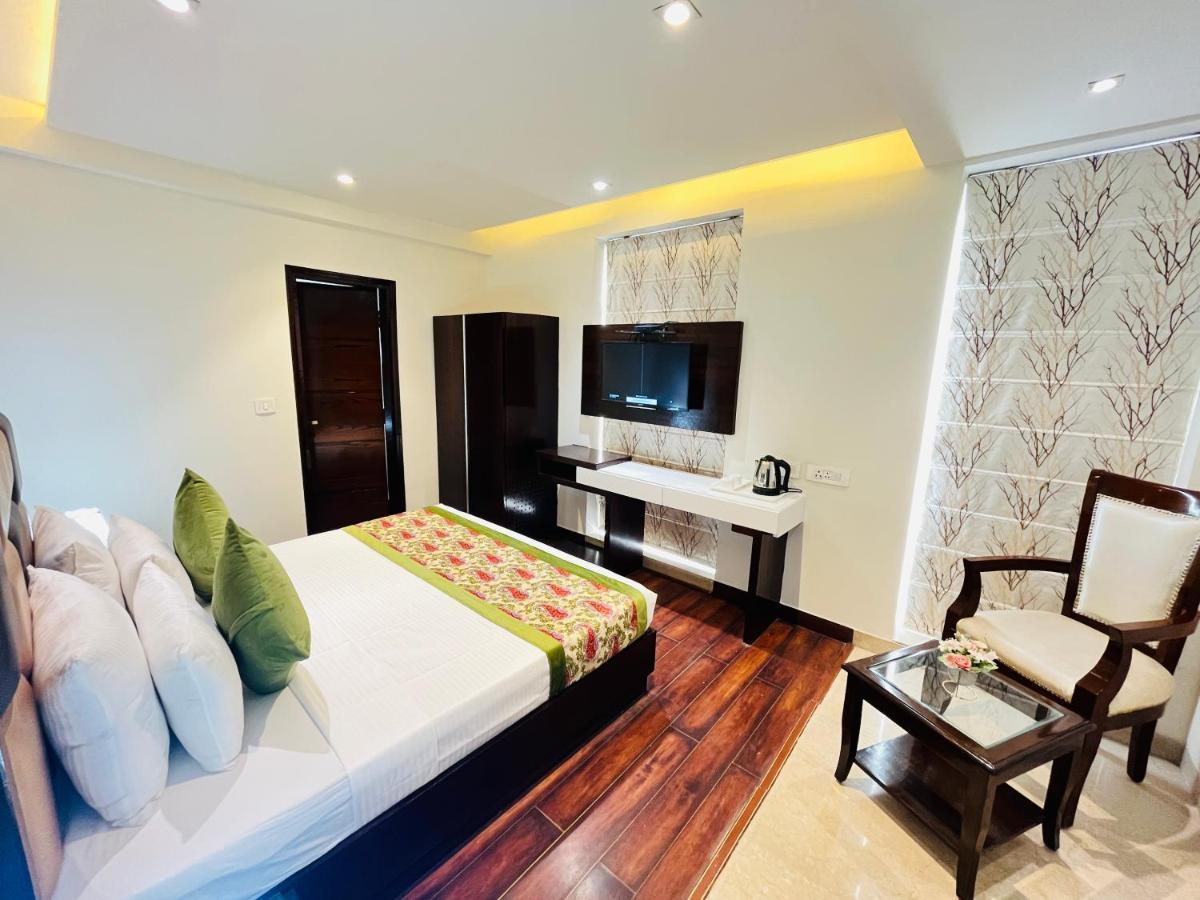 Hotel Aura Ip Grand Karkardooma Metro Station New Delhi Couple Friendly Kültér fotó