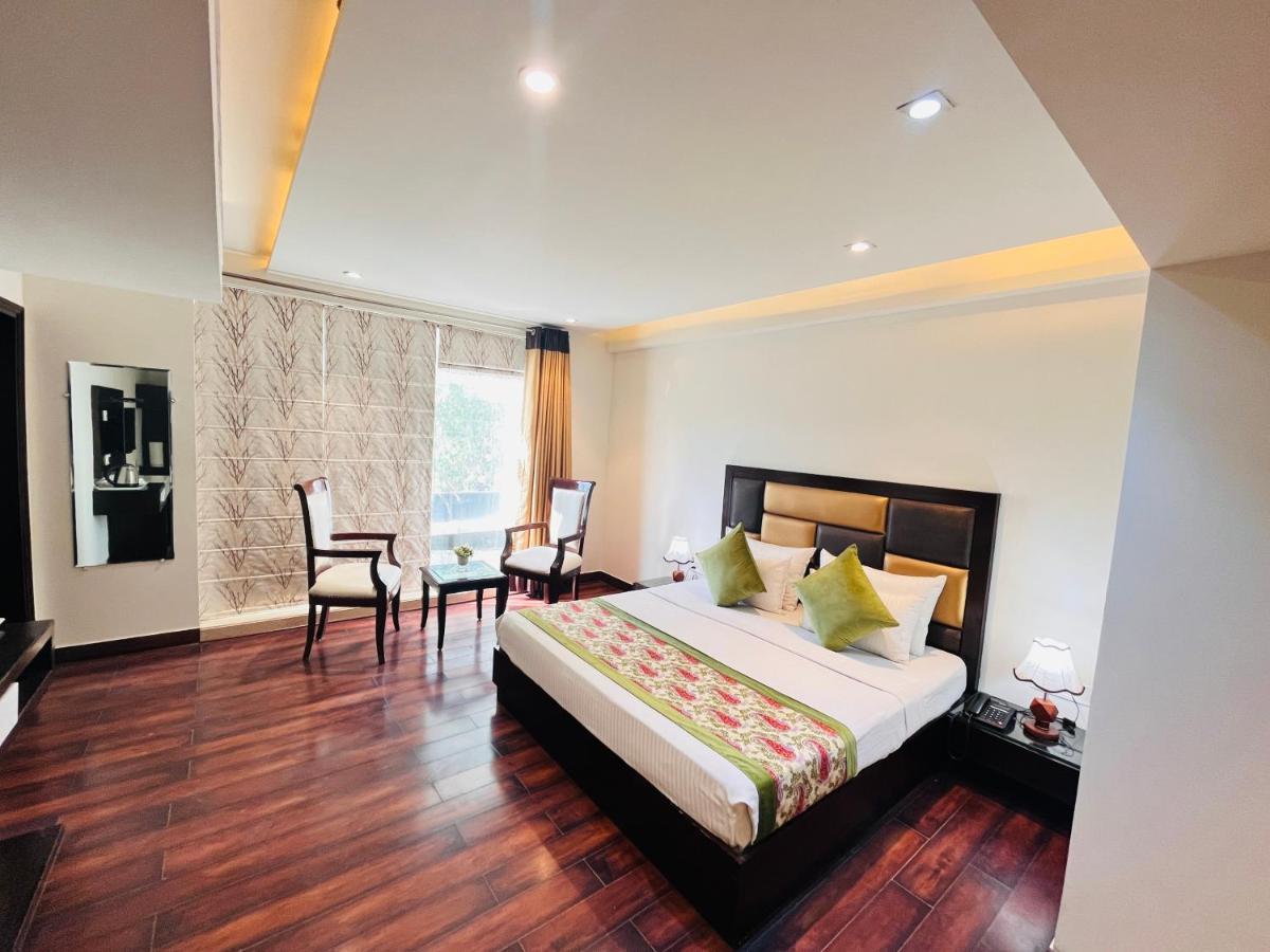 Hotel Aura Ip Grand Karkardooma Metro Station New Delhi Couple Friendly Kültér fotó