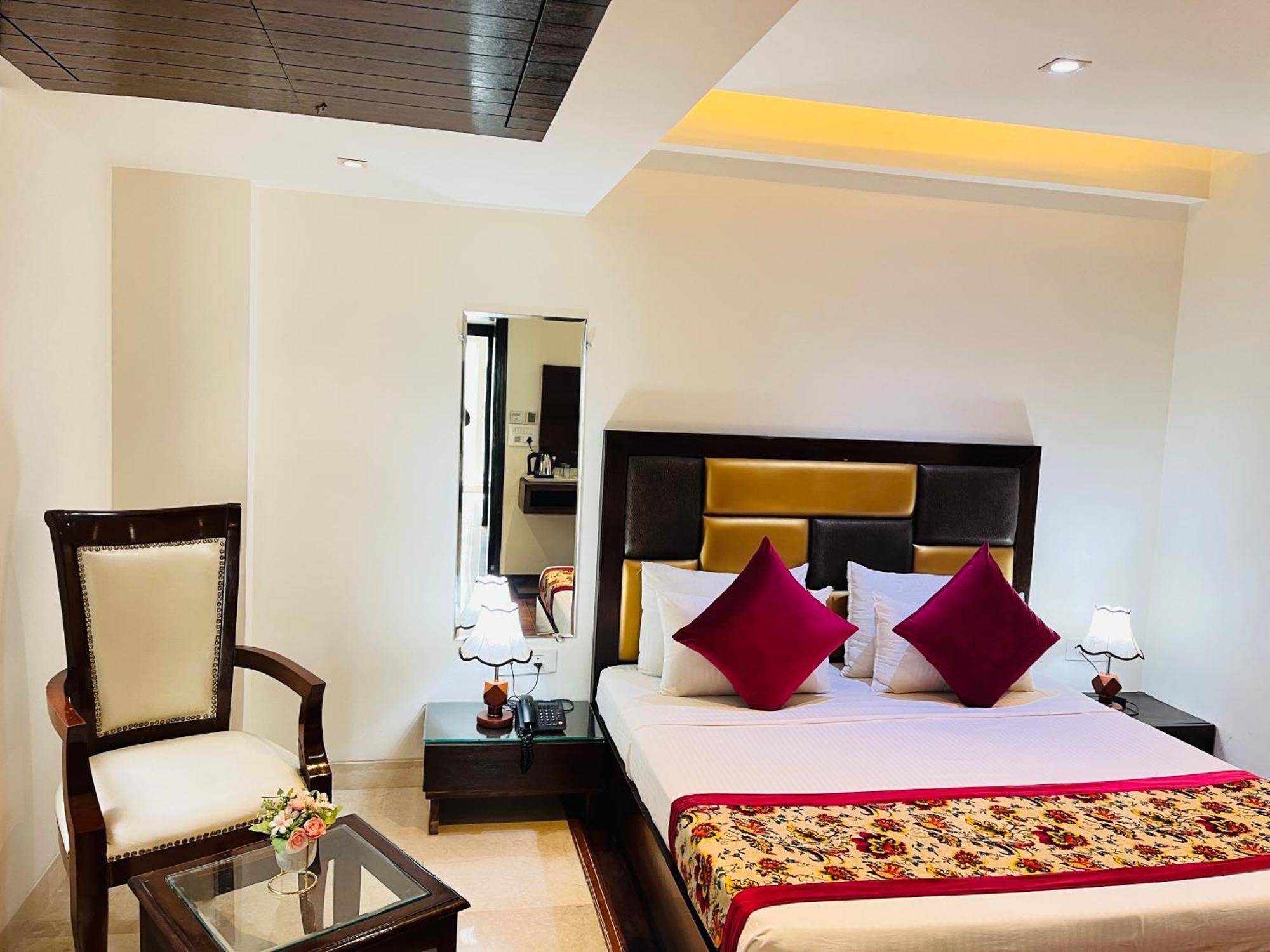 Hotel Aura Ip Grand Karkardooma Metro Station New Delhi Couple Friendly Kültér fotó