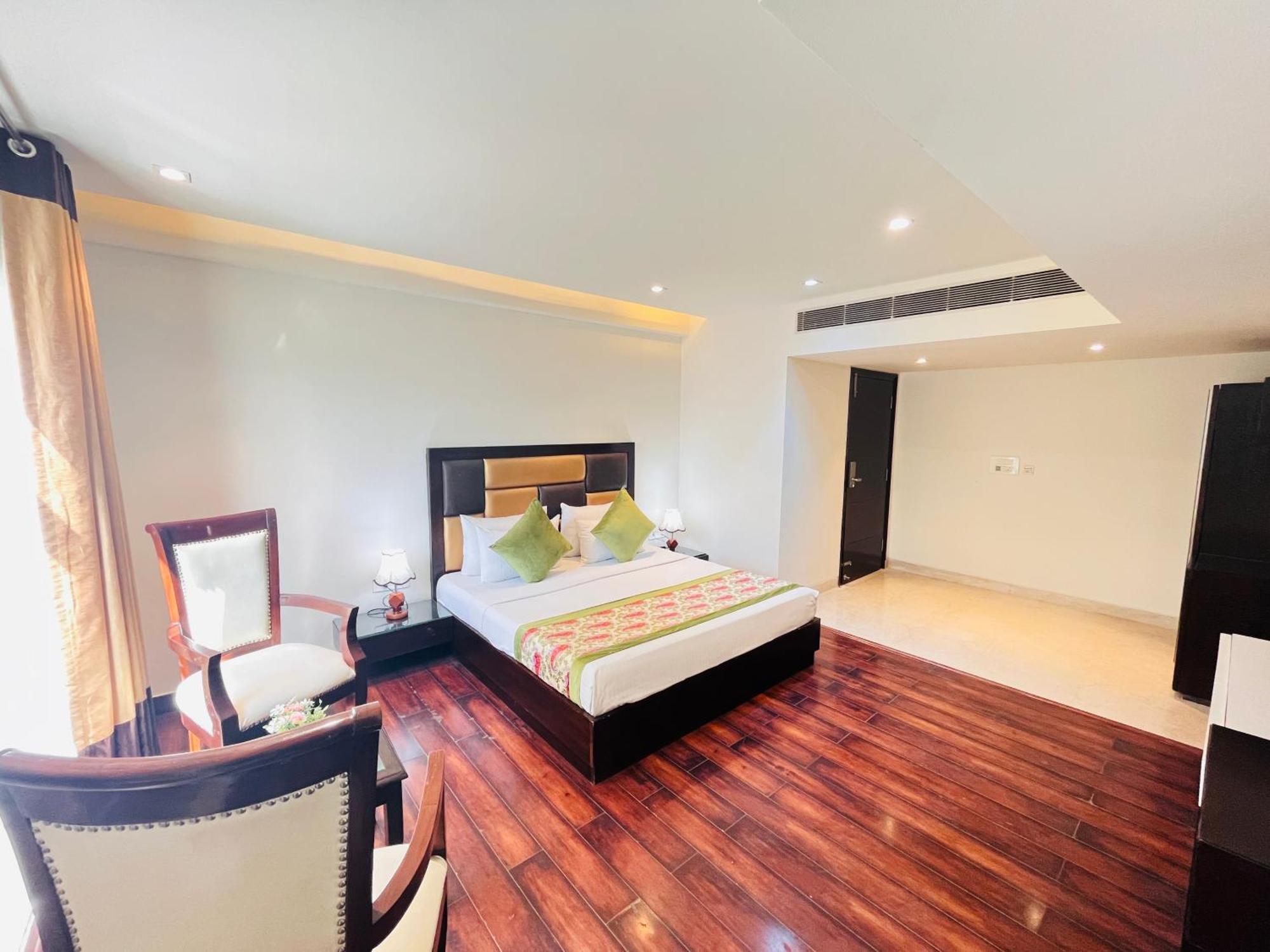 Hotel Aura Ip Grand Karkardooma Metro Station New Delhi Couple Friendly Kültér fotó