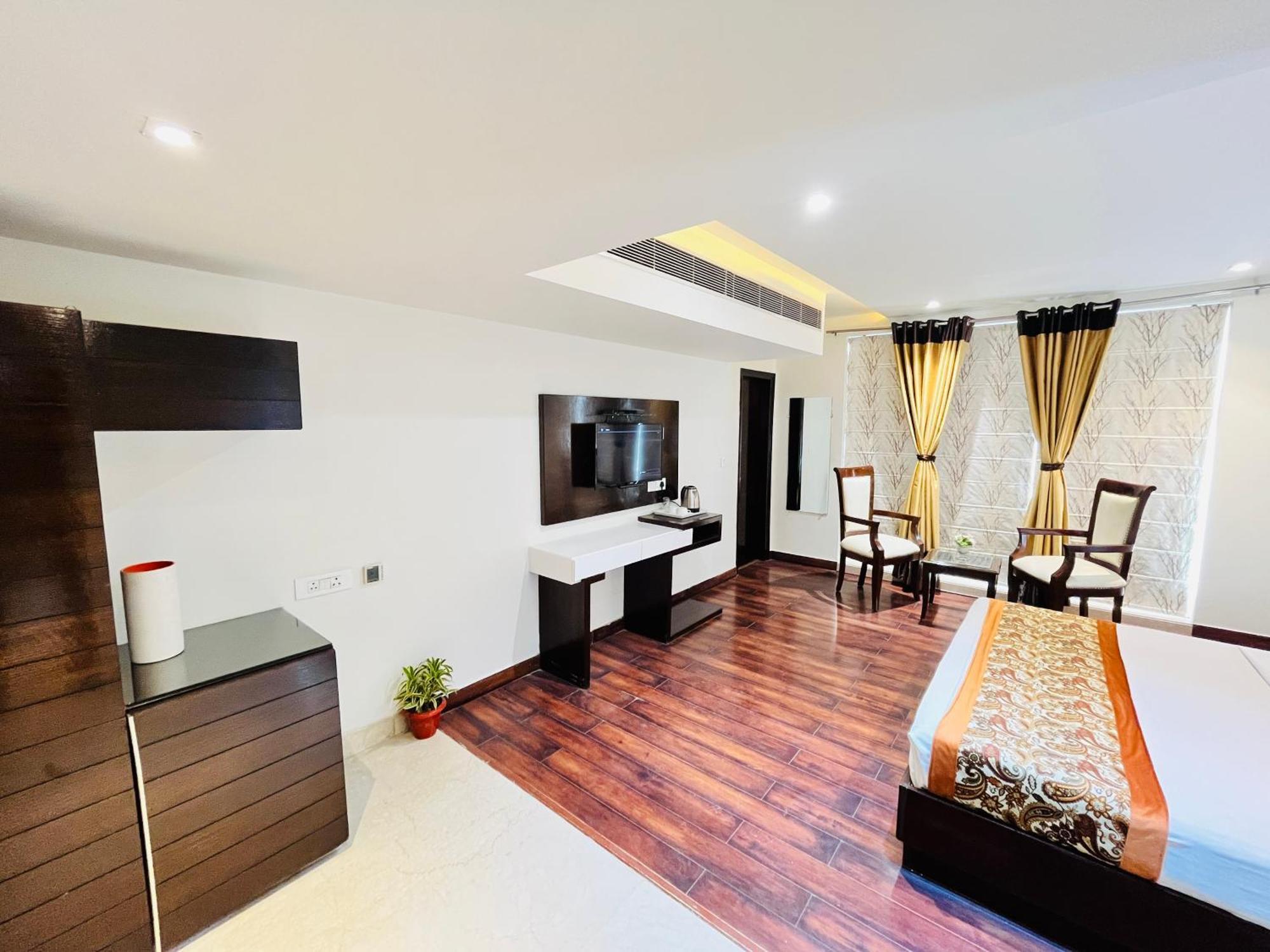 Hotel Aura Ip Grand Karkardooma Metro Station New Delhi Couple Friendly Kültér fotó