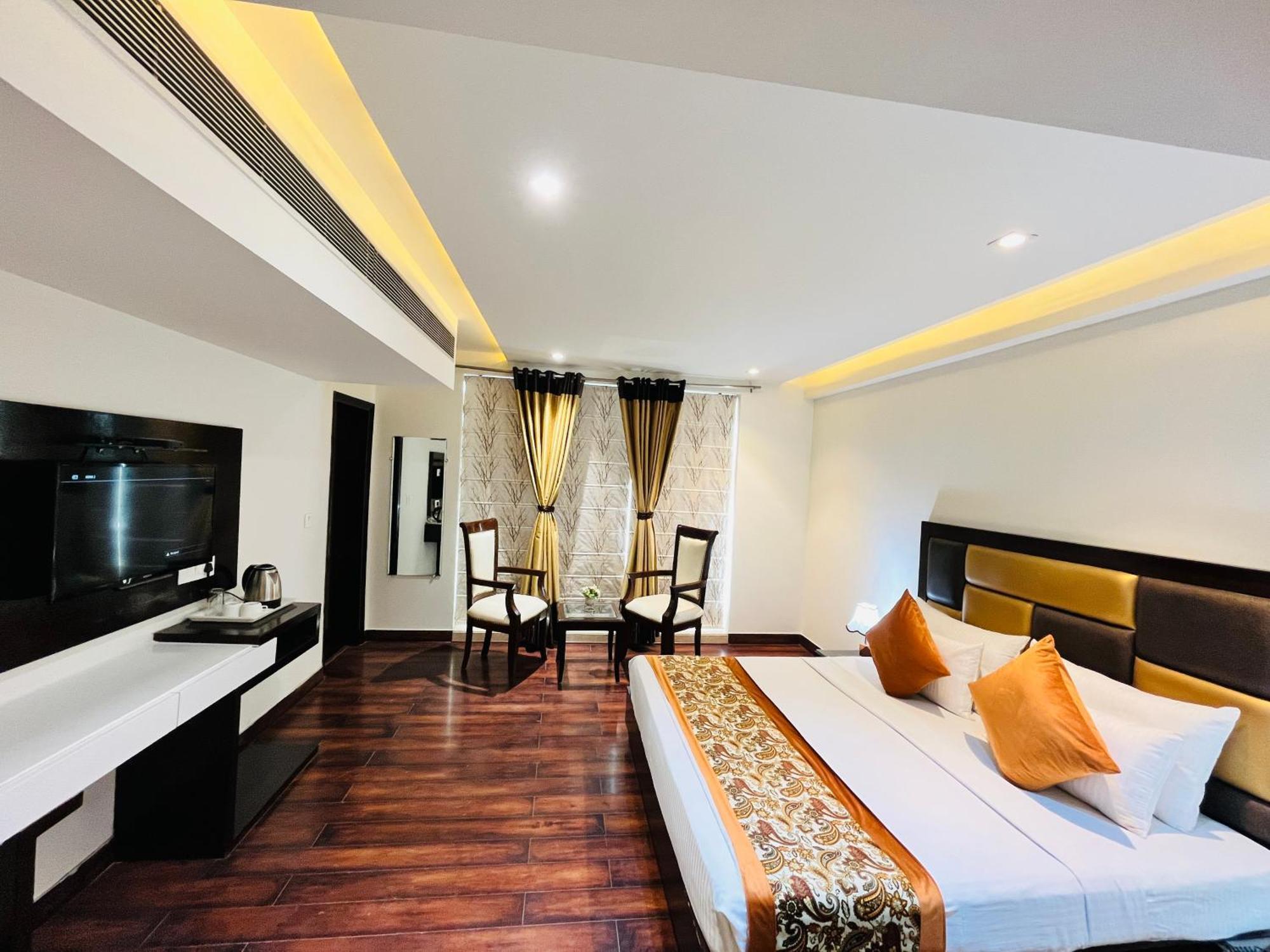 Hotel Aura Ip Grand Karkardooma Metro Station New Delhi Couple Friendly Kültér fotó