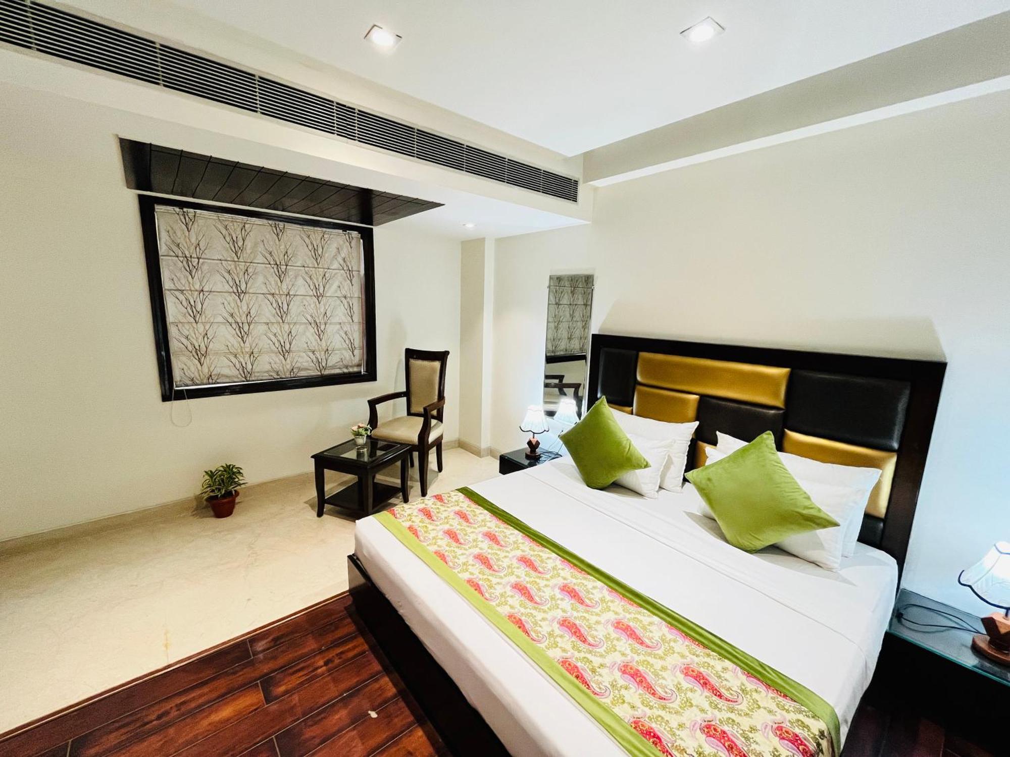 Hotel Aura Ip Grand Karkardooma Metro Station New Delhi Couple Friendly Kültér fotó
