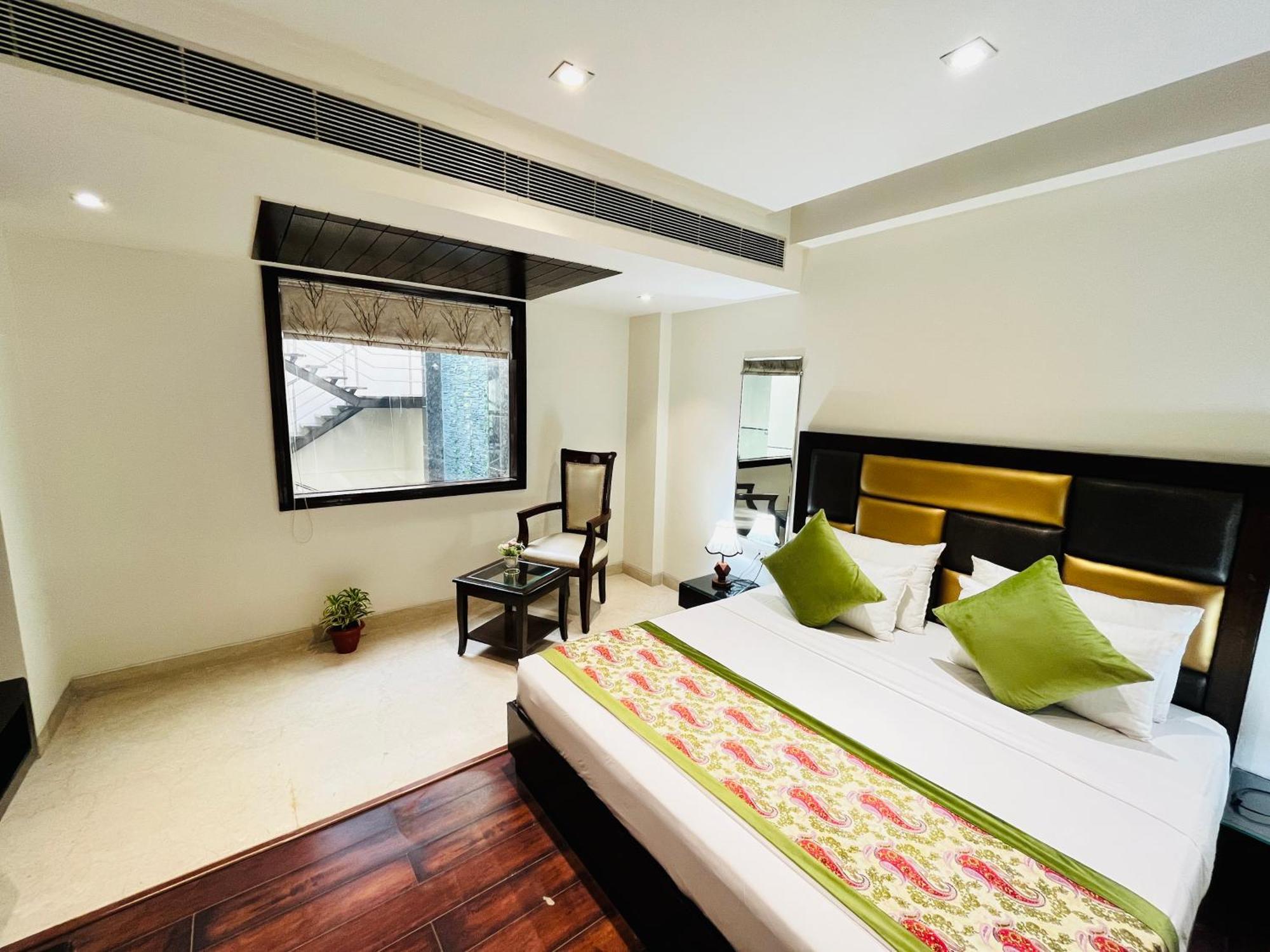 Hotel Aura Ip Grand Karkardooma Metro Station New Delhi Couple Friendly Kültér fotó
